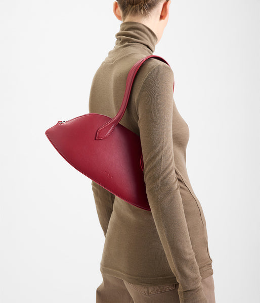 Cosmo Bowling Smooth Leather Bag – Scarlet | Aesther Ekme