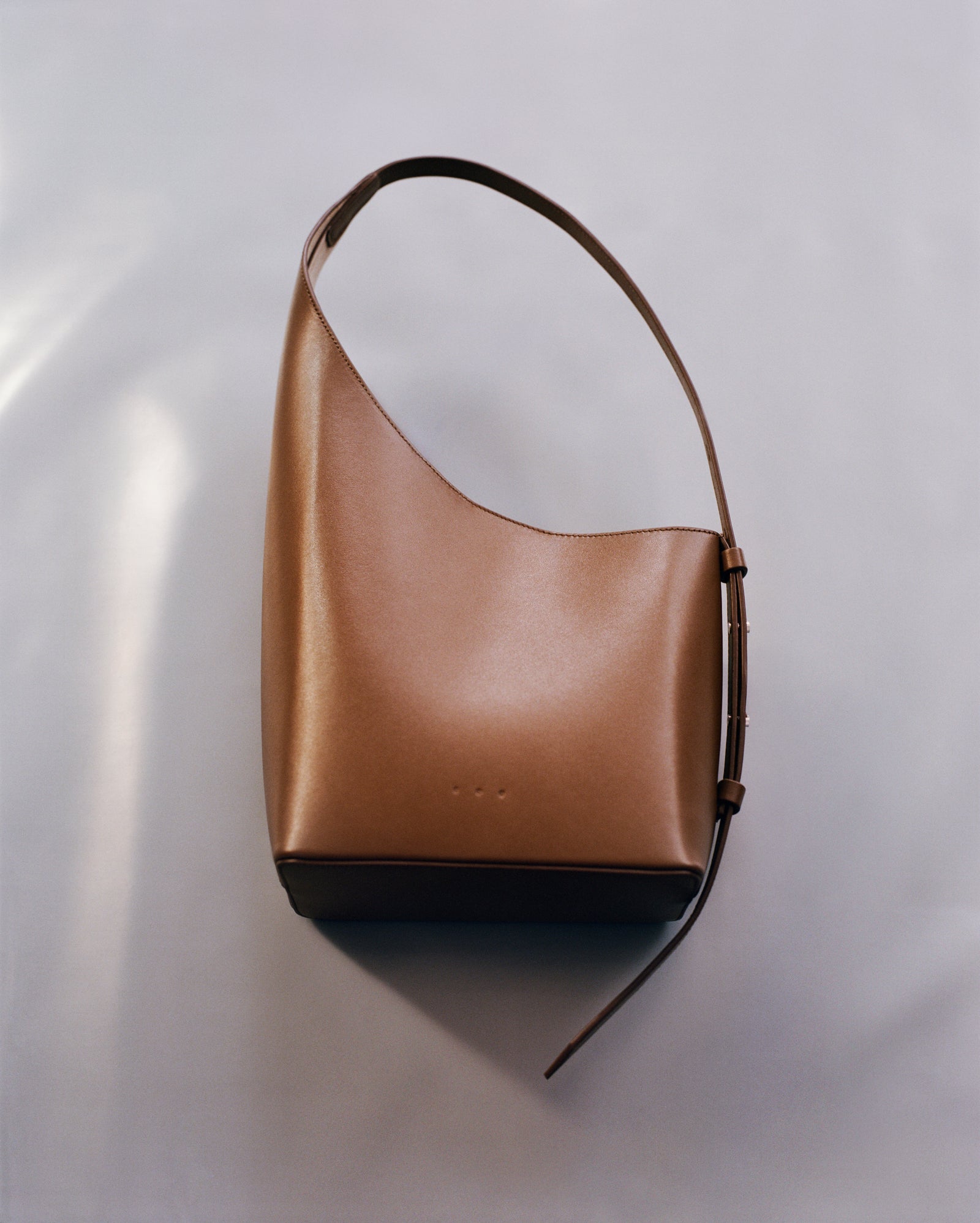 AESTHER EKME ミディアムショルダーバッグ ブラウン SS25 SPRING 25' – AESTHER EKME